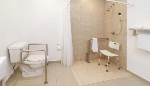 Queen Room - Mobility Access/Non-Smoking