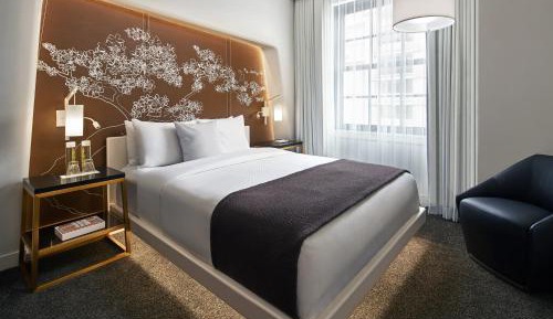 Deluxe Queen Room