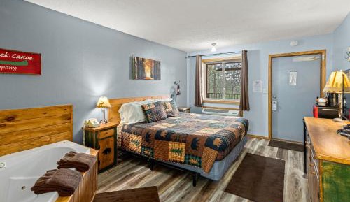 Deluxe Forest View King Room with Spa Bath