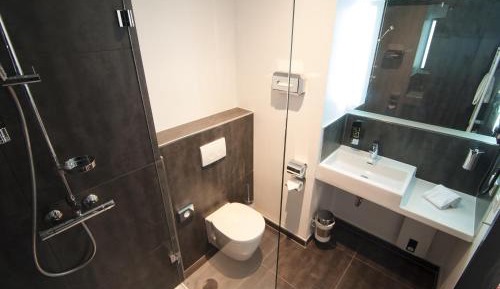 Comfort Queen Room with Air Conditioning