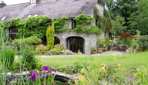 Three-Bedroom Holiday Home 