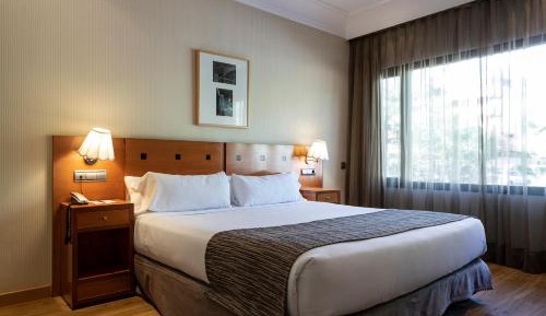 Double or Twin Room (1-2 Adults)
