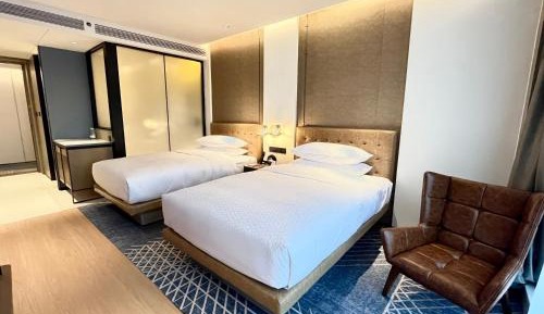 Deluxe Twin Room with City View