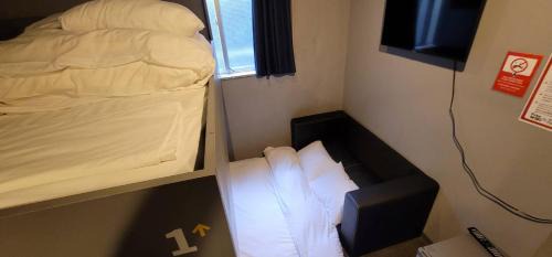 Economy Triple Room