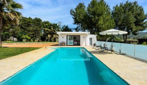 Villa with Garden View