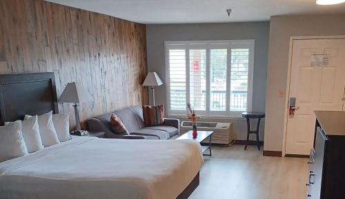 Suite with Spa Bath