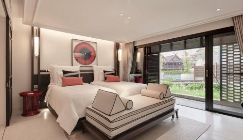 Deluxe Balcony Room