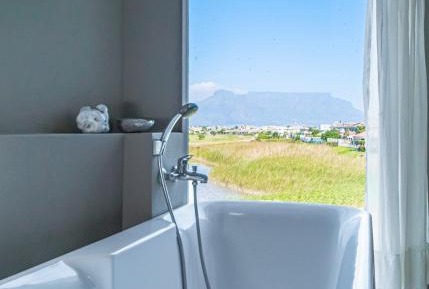 Suite with Mountain View