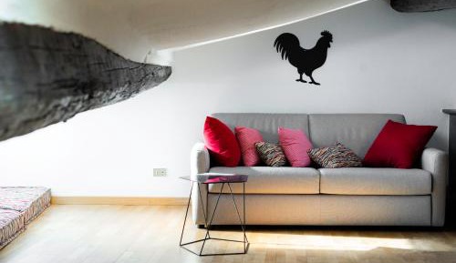 One-Bedroom Apartment with Living Room