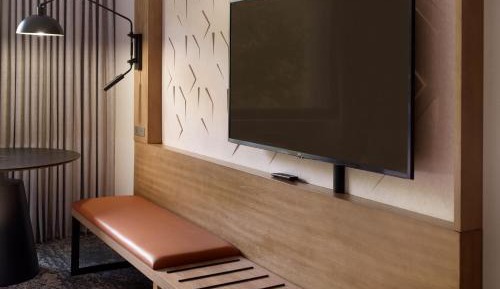 One-Bedroom King Suite - Club Access