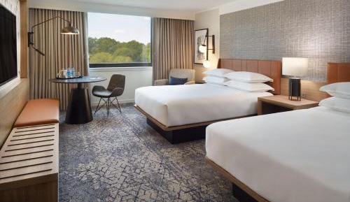 Queen Room with Two Queen Beds - Club Access