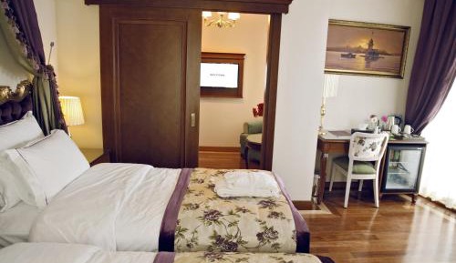 Family Suite Sea or City View