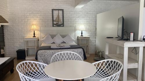 Deluxe Double Room with Extra Bed