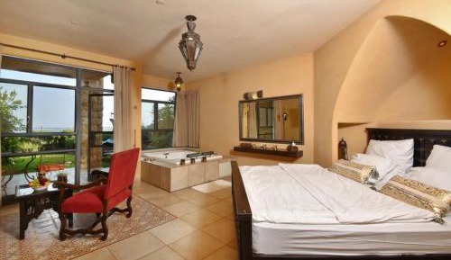 Suite with Hot Tub