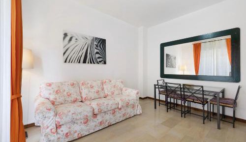 Superior One-Bedroom Apartment with Balcony