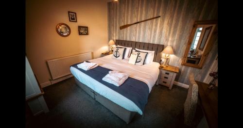 Large Double or Twin Room