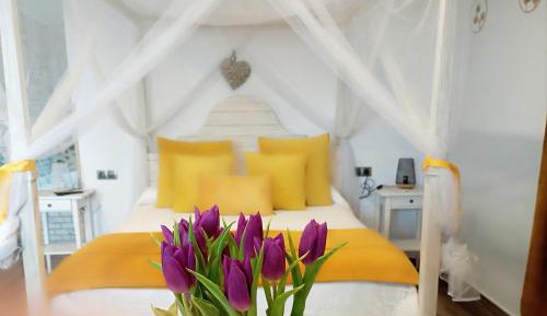 Queen Suite with Spa Bath