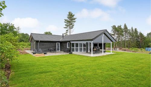 Four-Bedroom Holiday Home