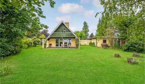 Three-Bedroom Holiday Home 
