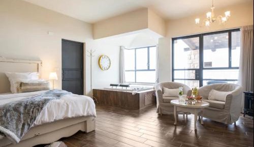 Suite with Spa Bath