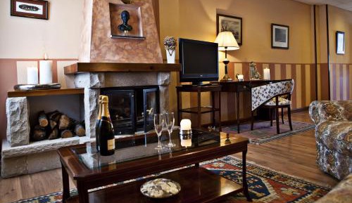 Deluxe Suite with Spa Bath