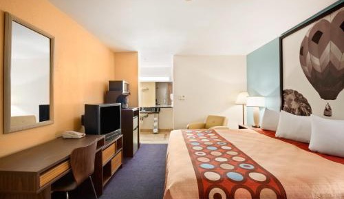 King Room - Non-Smoking (Ground Floor)