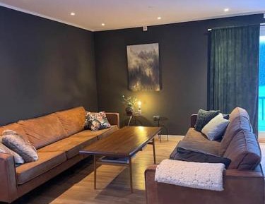 Four-Bedroom Apartment with Balcony 