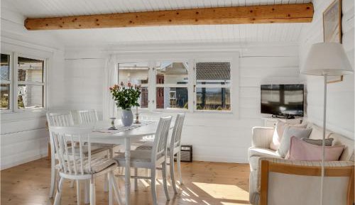 Three-Bedroom Holiday Home 
