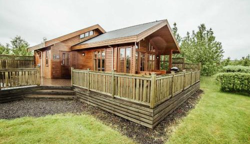 Bungalow with Patio