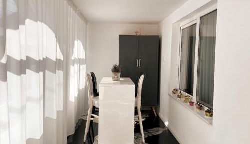 Studio with Mountain View