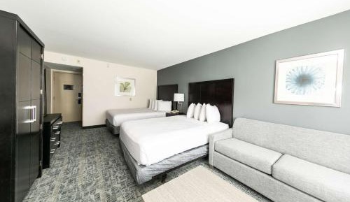 Queen Room with Two Queen Beds and Sofa Bed - Non-Smoking