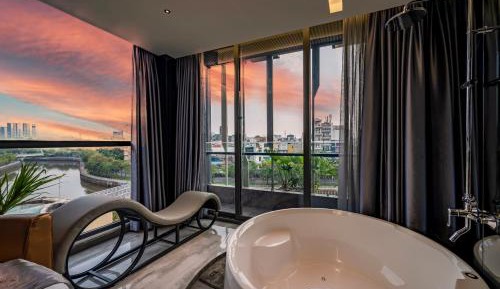 Single Room with Lake View