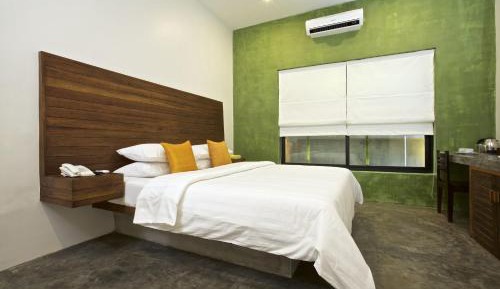 Deluxe Double Room with Pool View