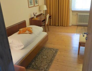 Single Room with Shared Shower and Toilet