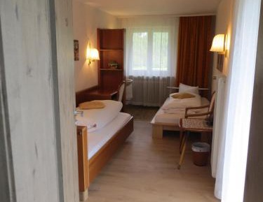 Standard Twin Room with Shared Bathroom