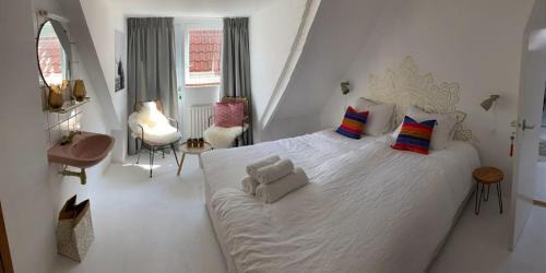 Double Room with Shared Bathroom