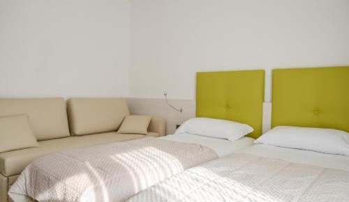 One-Bedroom Apartment (3 Adults)