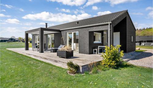Three-Bedroom Holiday Home 
