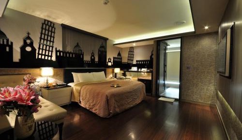 Standard Queen Room