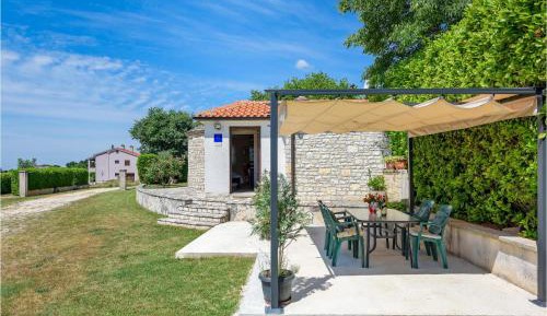 One-Bedroom Holiday Home