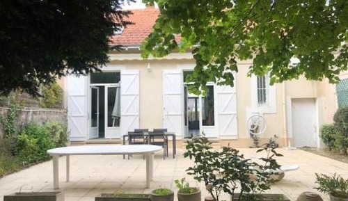 Holiday Home (8 Adults)