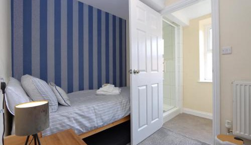 Single Room with Private Bathroom