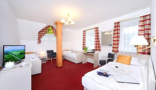 Comfort Triple Room