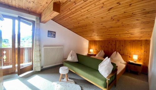 Superior One-Bedroom Apartment