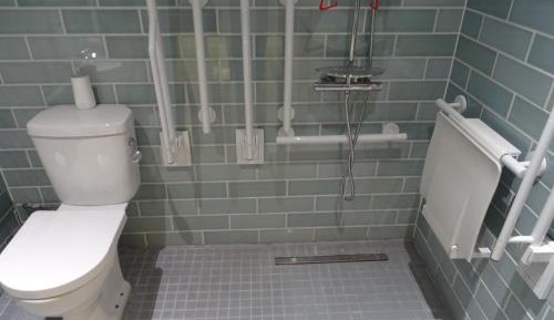 Cozy Double Room with Wet Room
