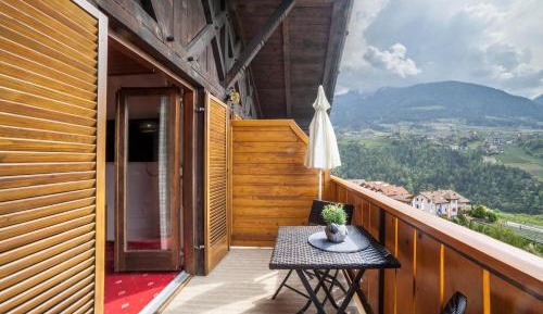 Superior One-Bedroom Apartment with Balcony