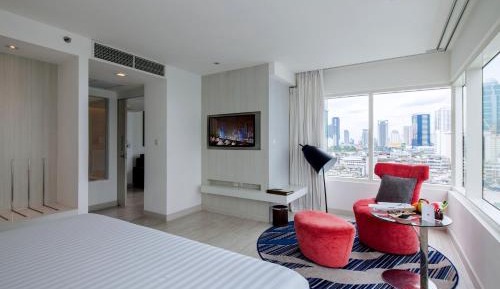 Deluxe One-Bedroom Suite