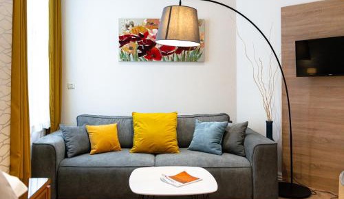 Studio Apartment with Garden View