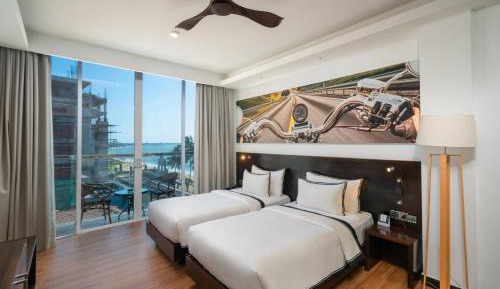 Super Deluxe Twin Room with Lateral Sea View