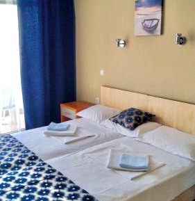 Double or Twin Room with Partial Sea View